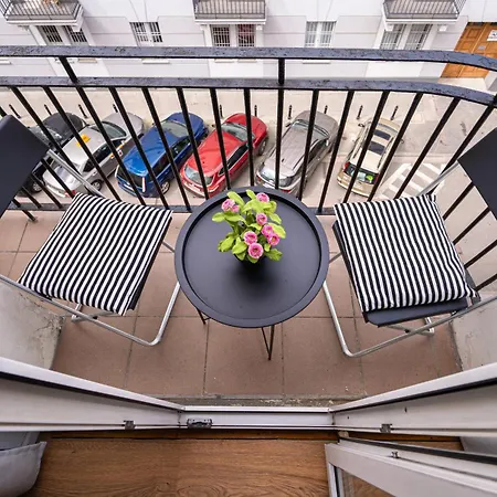 Apartment 15 Powisle Warschau